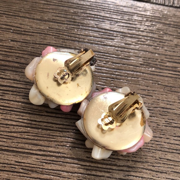 Vintage JAPAN Clip Earrings Ivory Mother of Pearl - Picture 6 of 14